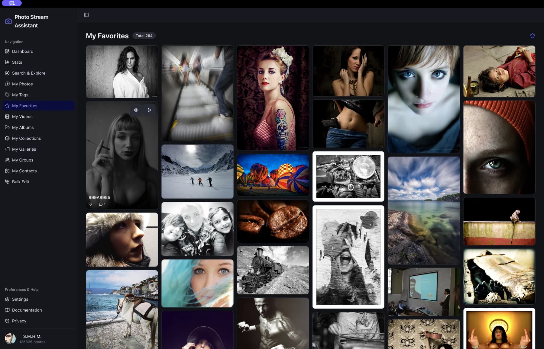 Flickr favorites masonry view in Photo Stream Assistant